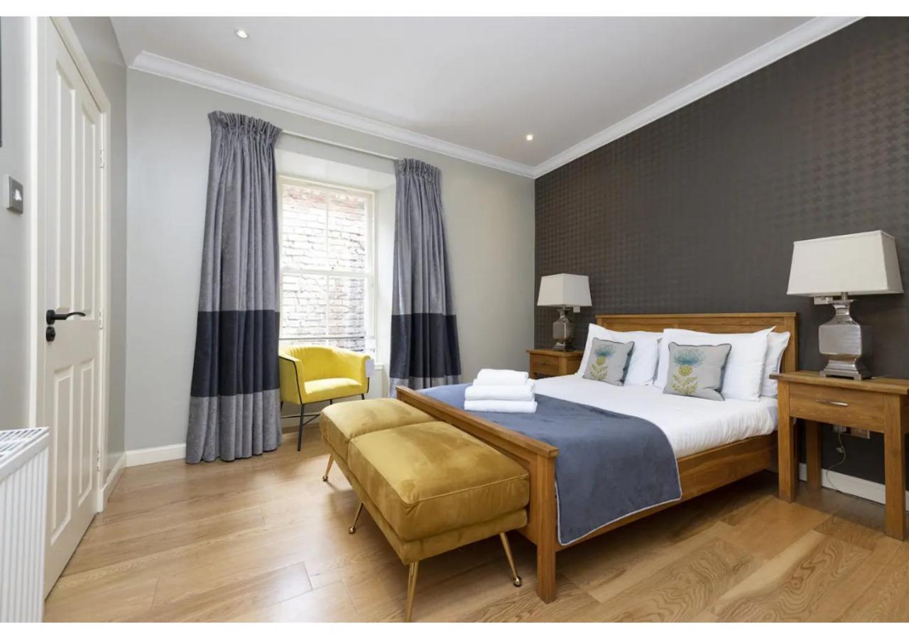 Royal Mile Apartments By Joivy Edinburg Exteriör bild