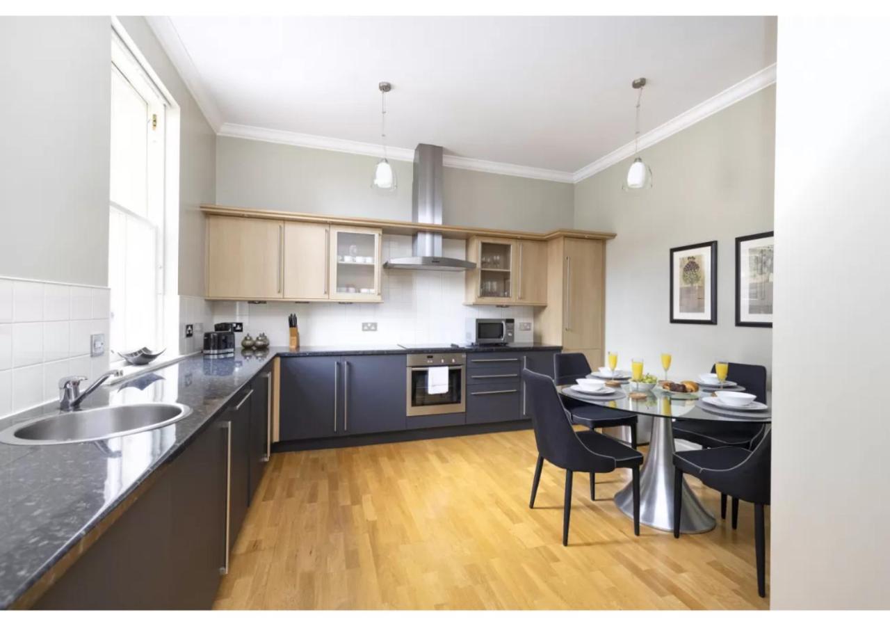 Royal Mile Apartments By Joivy Edinburg Exteriör bild